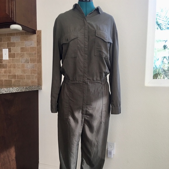 H&M Flight Suit-Inspired Jumpsuit - Picture 2 of 8